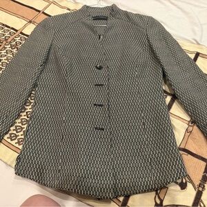 Dana Buchman Black and White Textured Jacket